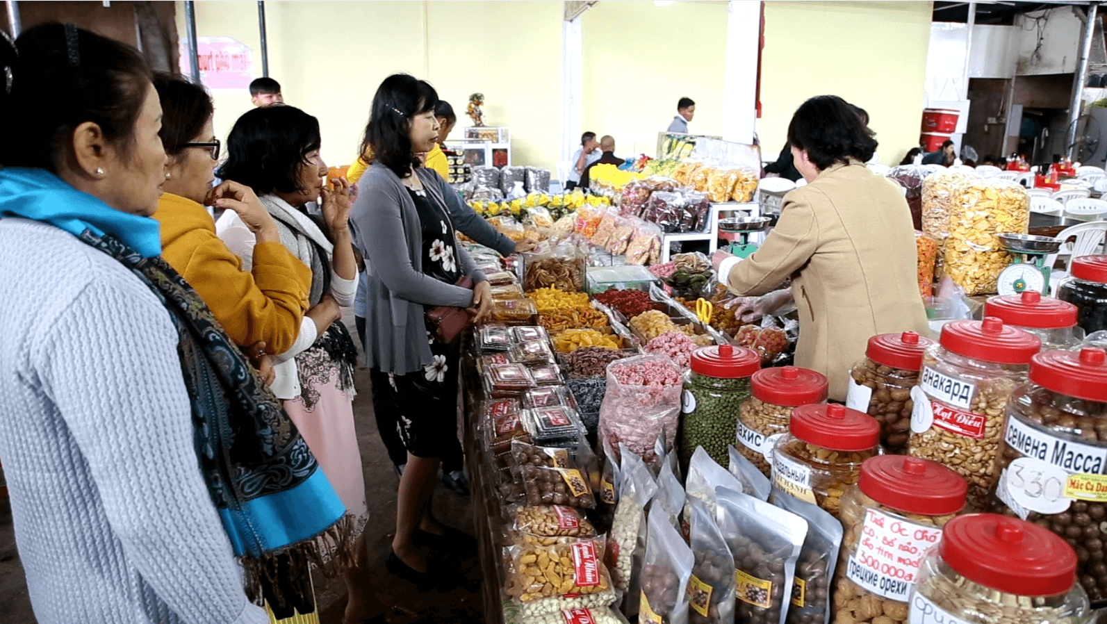 Khu Mua Sắm Đặc Sản – Đồ Mỹ Nghệ Đà Lạt (Chùa Linh Phước)