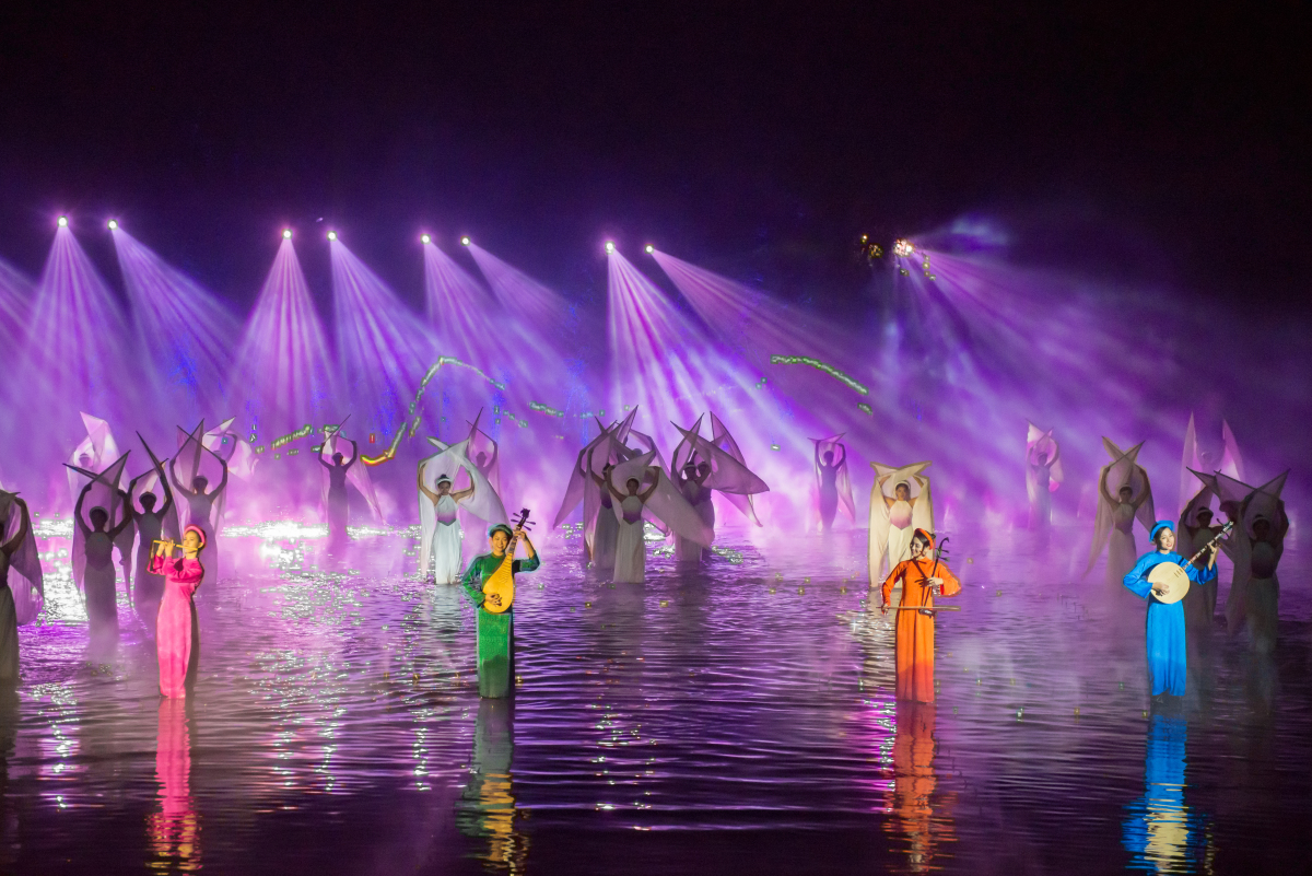 Thực cảnh Tinh Hoa Bắc Bộ - show diễn nhất định phải xem khi đến Hà Nội