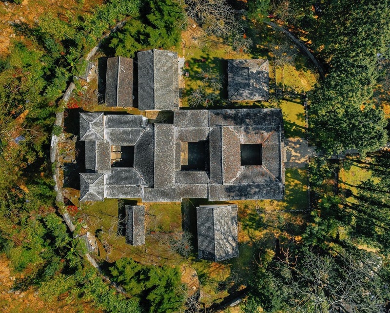 Dinh thự Vua Mèo - biểu tượng kiến trúc độc đáo giữa núi rừng Hà Giang