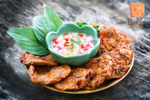 Khám phá ẩm thực Thái Lan Hoàng Yến Buffet.