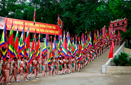 Giỗ Tổ Hùng Vương – Lễ hội Đền Hùng năm Đinh Dậu diễn ra từ 01-06/4/2017