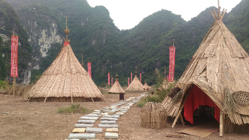 Ninh Bình tái hiện lại làng thổ dân trong phim “ Kong ’’
