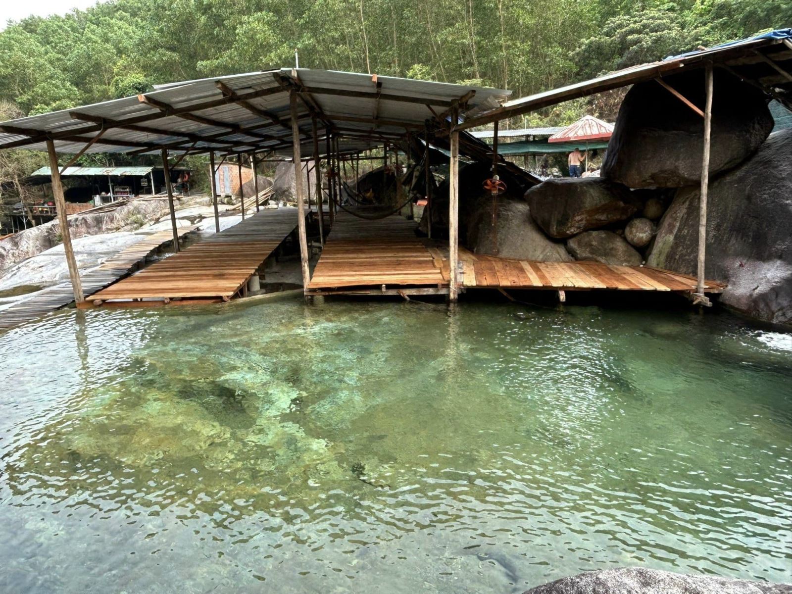 Gợi ý 9 địa điểm tắm suối vừa sạch lại đẹp ở Huế