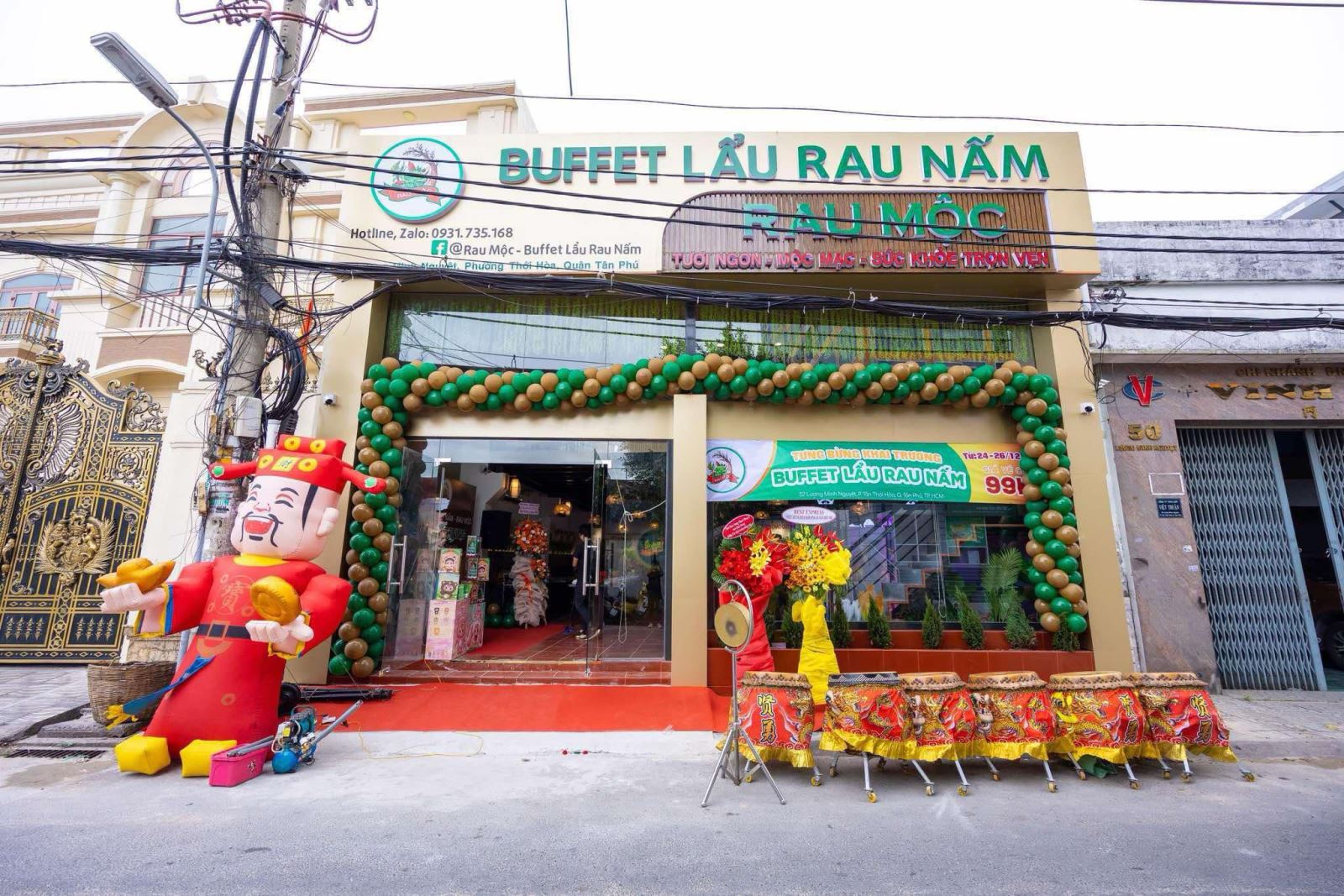 Khám phá nhà hàng Buffet lẩu rau nấm – Rau Mộc của Hoa hậu Lý Kim Ngân