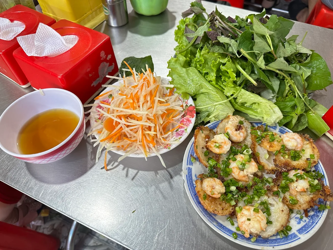 Bánh Khọt Bà Hai: Địa chỉ ăn bánh khọt chỉ dân Vũng Tàu mới biết