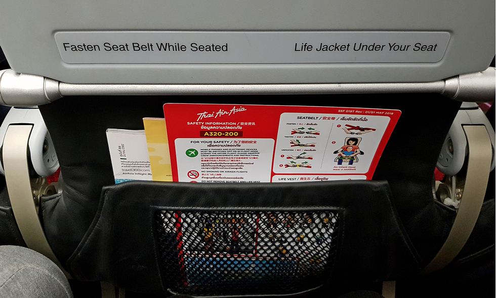 Bật mí của tiếp viên hé lộ 'nơi bẩn hơn cả bồn cầu' trên máy bay