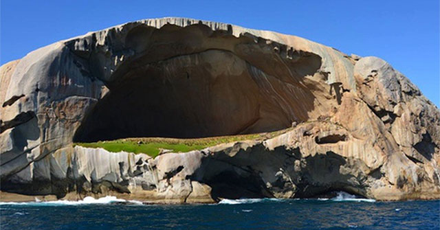 Bí ẩn Hòn đảo Đầu Lâu nơi nguy hiểm và đẹp nhất ở Úc