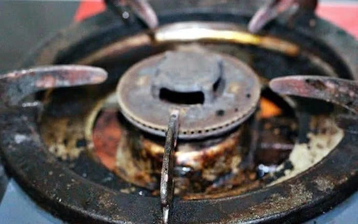 Bí kíp Nước Cơm: Đánh Bay Rỉ Sét Bếp Gas Siêu Tiết Kiệm