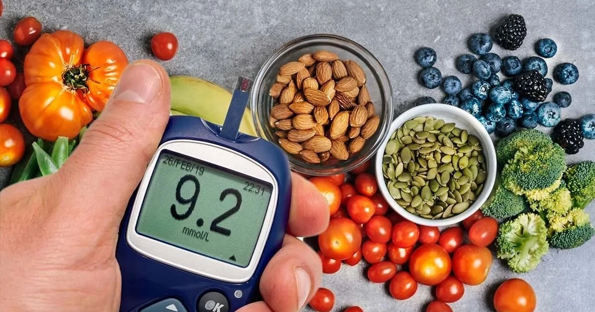 Chế độ ăn và sinh hoạt ảnh hưởng đường huyết