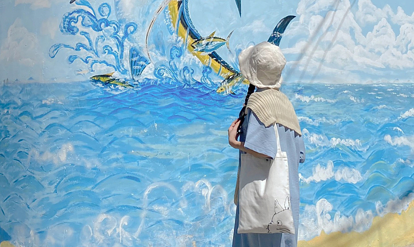 Có một làng chài bích họa xanh mát ở Bình Định