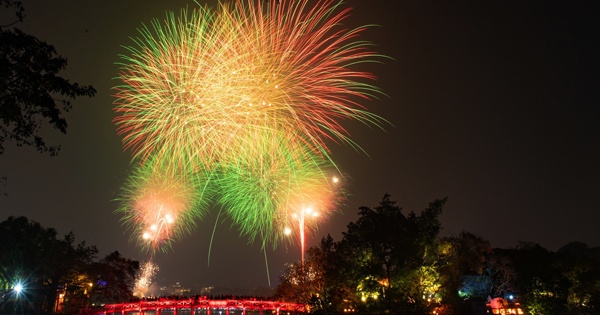 Hà Nội bắn pháo hoa 6 điểm kỷ niệm 70 năm giải phóng thủ đô