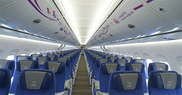 Hình ảnh bên trong máy bay Made in China lần đầu đến Việt Nam