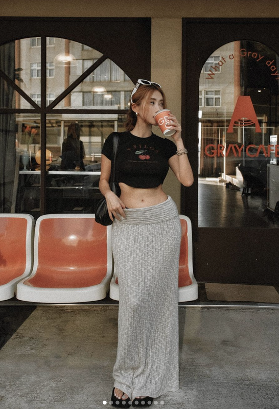 Hot girl xứ Trung khoe đường cong nóng bỏng khi diện quần lưới khi đi biển