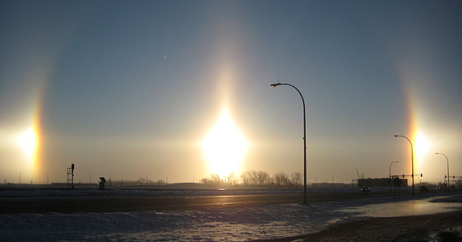 Khám phá những điều ít ai biết về mặt trời giả.