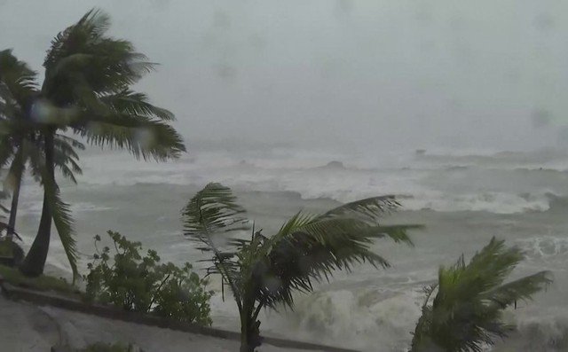 Khẩn cấp ứng phó với bão số 6 sắp vào Biển Đông