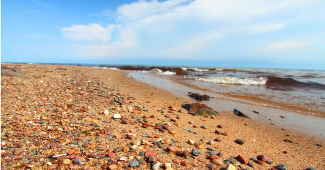 Không có nước, hồ Trung Quốc vẫn đáng giá 2 tỷ USD