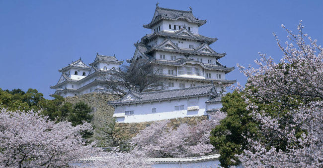 Tham quan những tòa lâu đài đẹp nhất thế giới