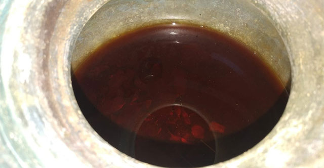 Tìm thấy bình rượu vang lỏng 2.000 năm tuổi vẫn uống được