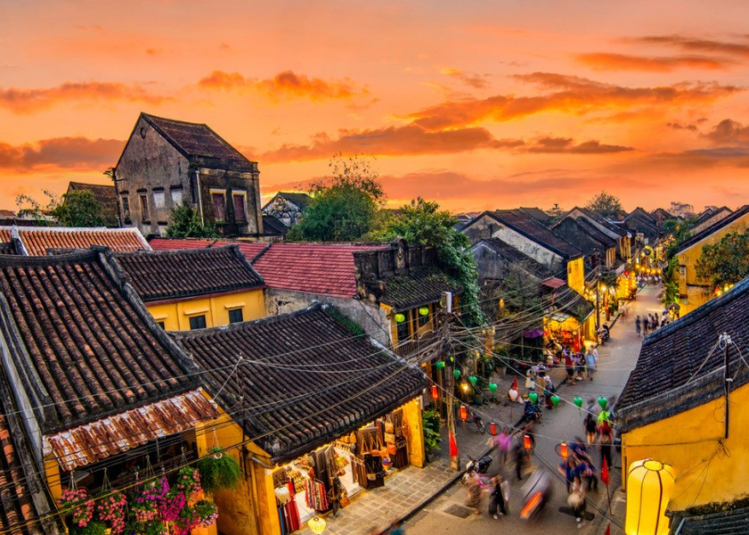 Hội An không chỉ nổi tiếng với phố cổ bình yên mà còn là “thiên đường” ẩm thực với những món bánh truyền thống độc đáo, mang hương vị khó quên. Ảnh Vinpearl